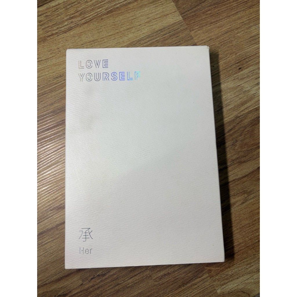 อัลบั้ม BTS รุ่น Love Yourself Her