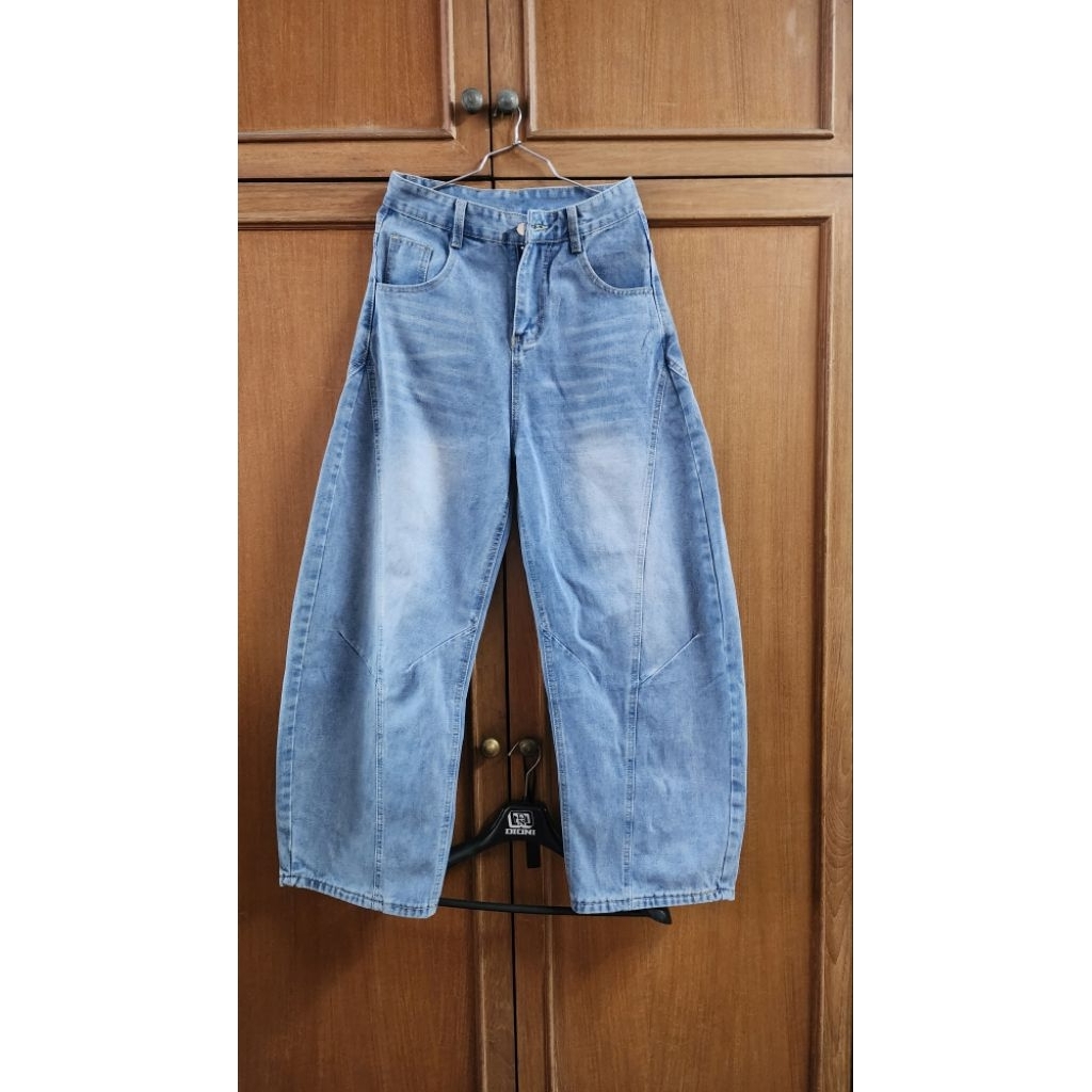 ยีนส์ทรงแบ็กกี้ (Baggy Jeans) จาก Belin Star ของใหม่มือหนึ่ง! 👖✨