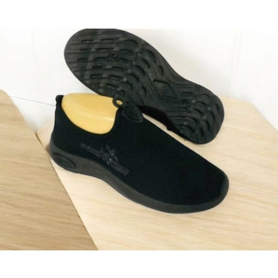 Double บีบี 584 รองเท้าผ้าใบสลิปออน ยี่ห้อ Bumei รุ่น G584 Size 36-41 สีดำล้วน มีบริการส่งด่วน