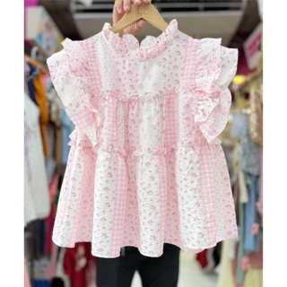 ป้าย Lilly เสื้อผ้าคอจีบต่อชั้นระบายแขน 2 ชั้น ผ้าบับเบิ้ลพิมพ์ลาย อก 41 นิ้ว ยาว 23 นิ้ว