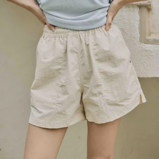 Madmatter - Rivet Nylon Shorts กางเกงขาสั้นผ้าไนลอน