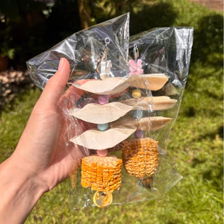ของเล่นนก โมบายกระดองหมึก เสริมแคลเซียม สินค้าไทย (organic cuttlebone hanging) bird toys