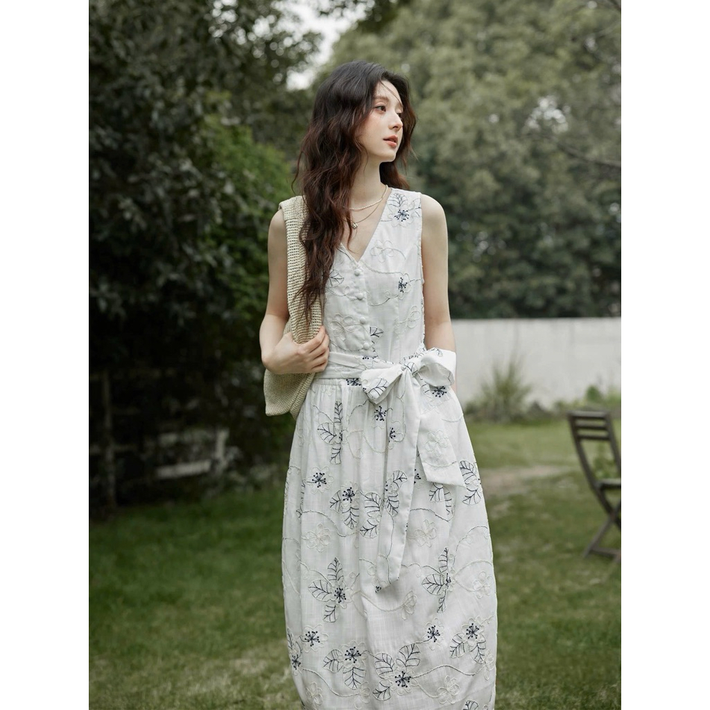 K..arl lagerfeld Embroider Midi dress เดรสสีครีม ผ้าแต่งงานปักทั้งตัว  ผ้าคอตตอน ผ้าหนา มีซับใน