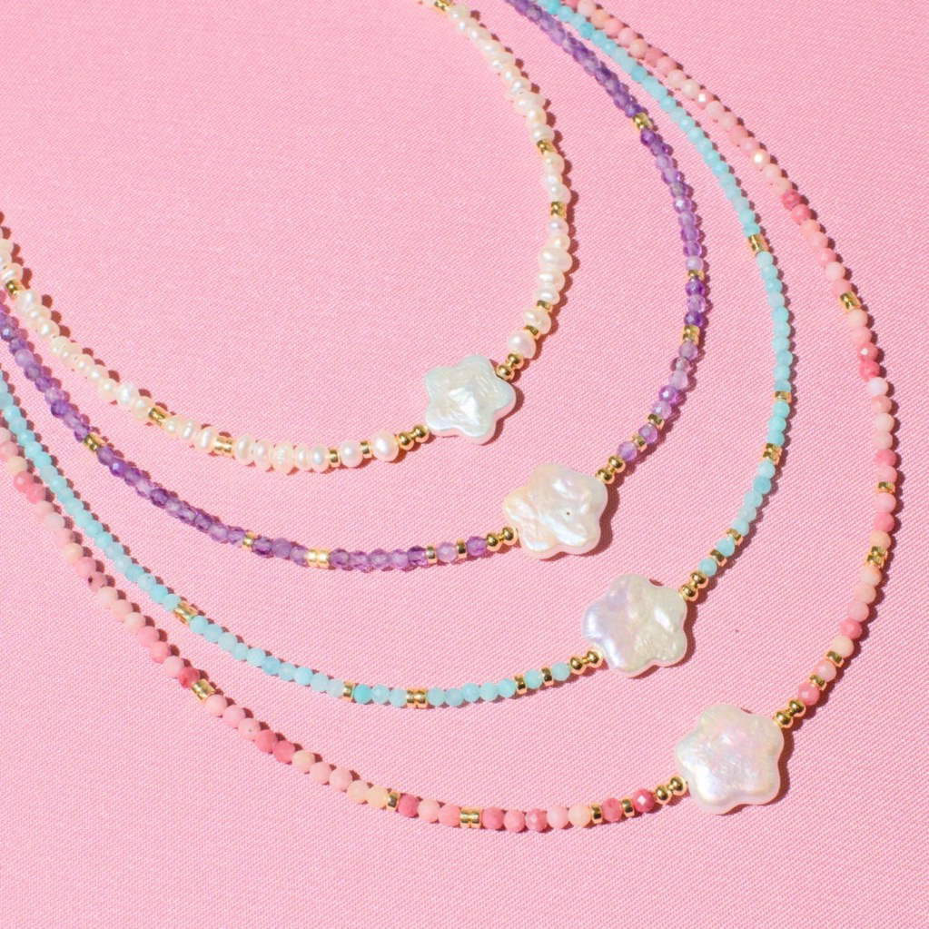 LELISA - Flora Gems - สร้อยและกำไลหินแท้ประดับไข่มุกรูปดอกไม้สุดน่ารัก ไข่มุกแท้ทรงนี้หายากมากๆค่ะ