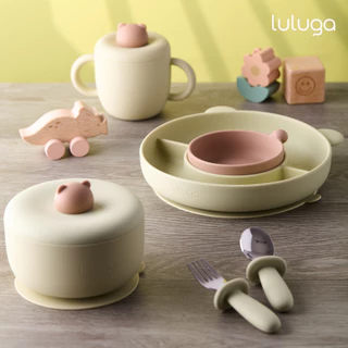 Luluga จานซิลิโคนเด็ก Bear จานดูดติดโต๊ะ แบ่ง 3 ช่อง พร้อมถ้วยแยกชิ้น Platinum Silicone สำหรับเด็ก 6 เดือน + ฝึกทาน BLW