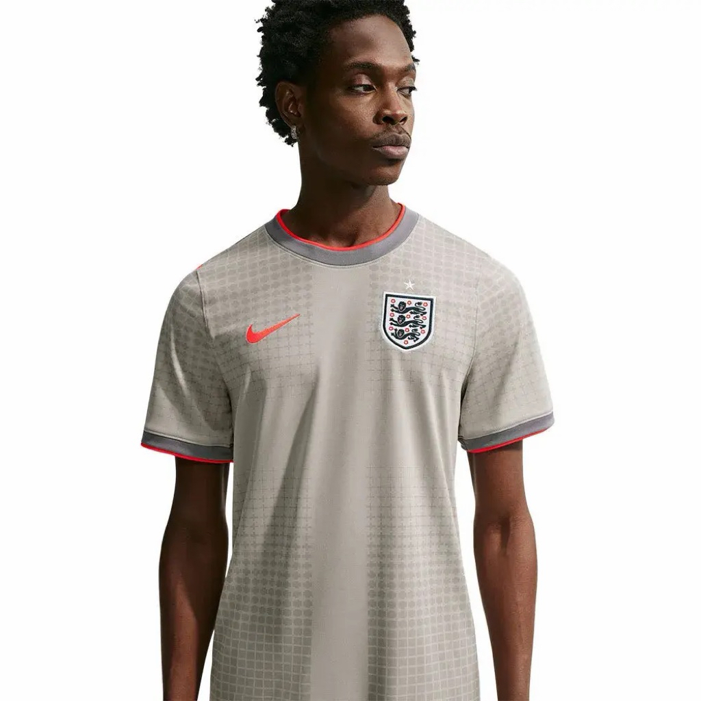 NIKE : เสื้อทีมชาติอังกฤษ NIKE England x Palace Pro Pre-Match (มีภาพสินค้า / ของแท้ / มือหนึ่ง / พร้