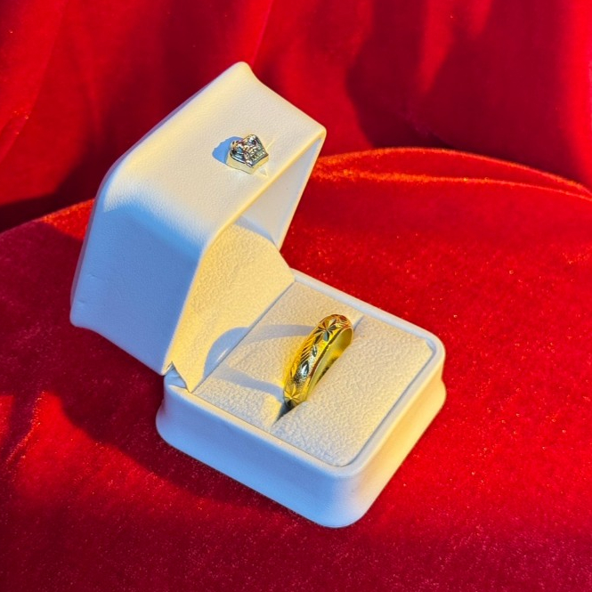 APPLE GOLD SHOP  รหัส RN-22  (ลายใบไม้เฉียง ทองเคลือบแก้ว ) ทองหนัก 1 บาท