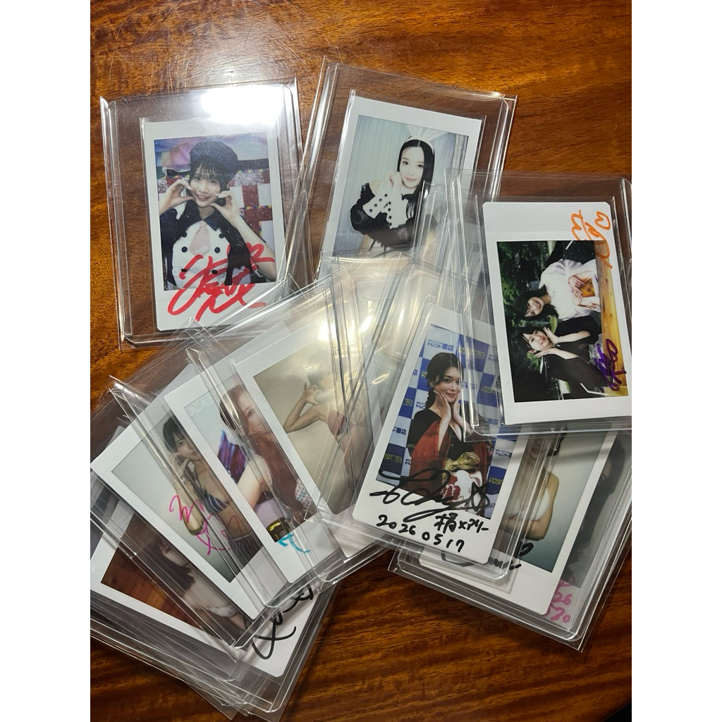 Drop 5 Cheki เชกิพร้อมลายเซ็นต์น่ารักๆเลยคัดเลือกมาให้แล้วอย่างดีครับใครรออยู่จับจองกันได้เลย