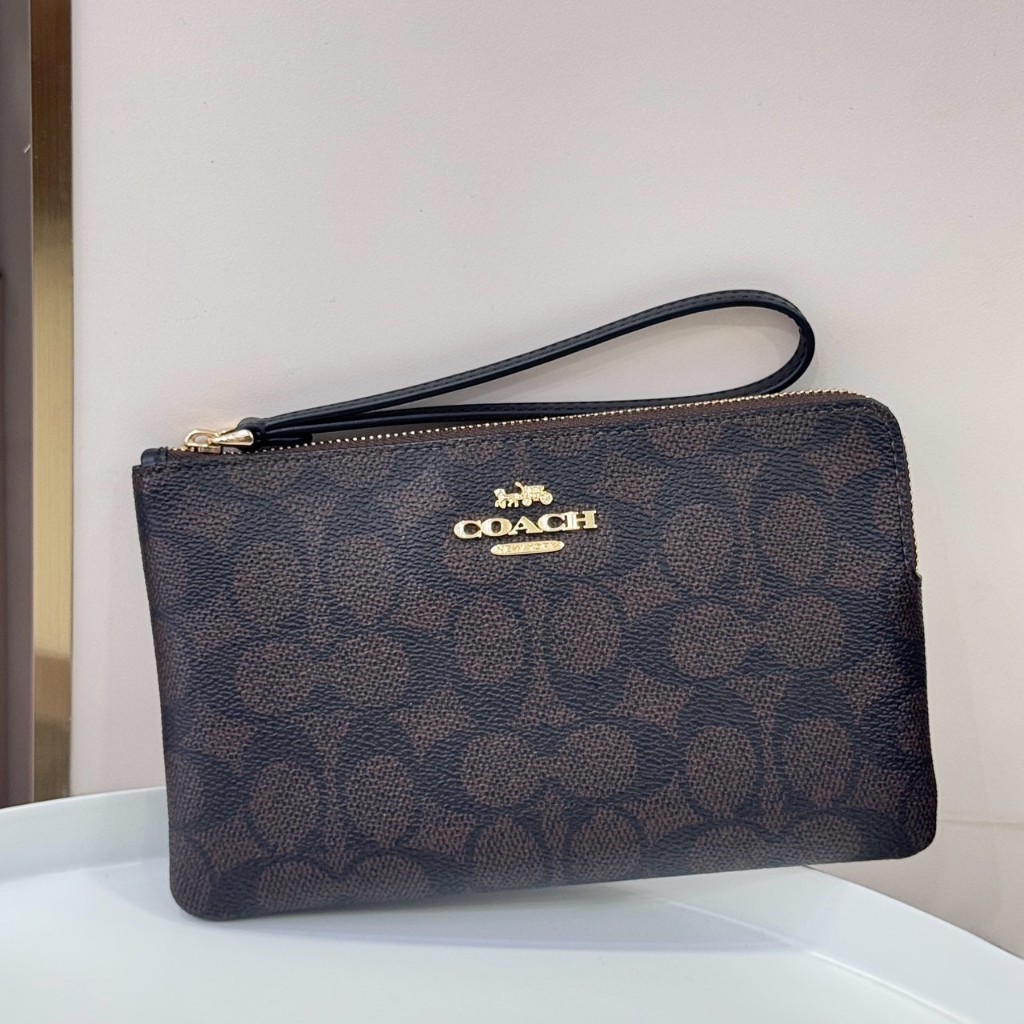 COACH กระเป๋าคล้องมือ1ซิป SizeL Large Corner Zip Wristlet In Signature Canvas มีสีให้เลือก