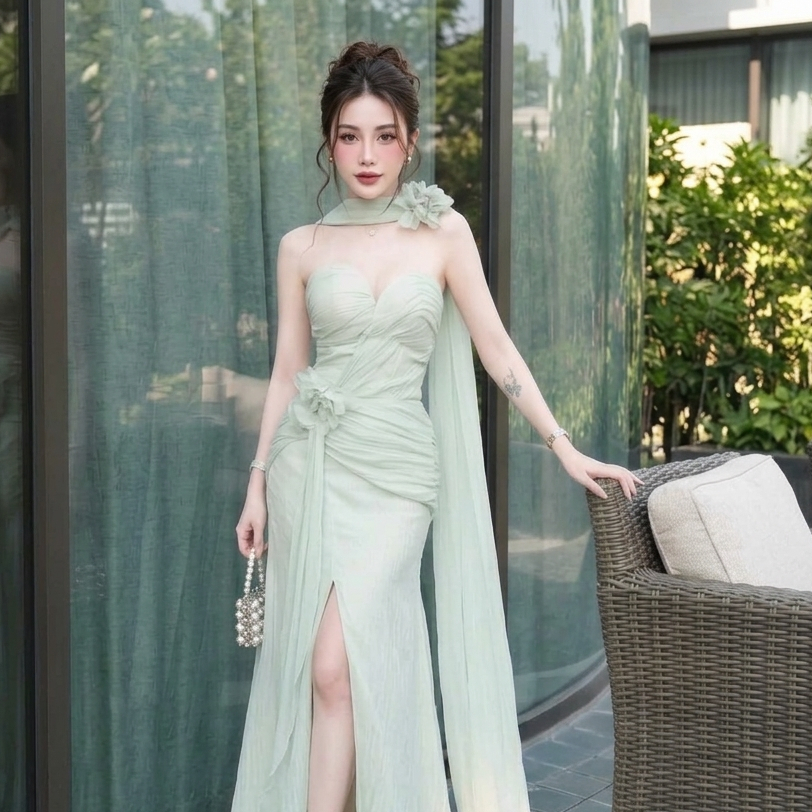 G042 เดรสยาวเกาะอกผ้าพลีท แต่งดอกไม้ ลุคเจ้าหญิง
