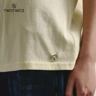 (พร้อมส่ง) Twotwice - Nordic Base Tee เสื้อยืดคอเปิดทรงเบสิก