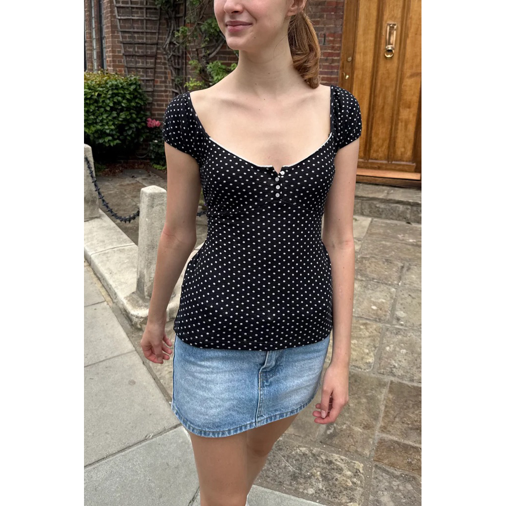 พร้อมส่ง 🎀 Brandy Melville | Blair Polka Dots Top