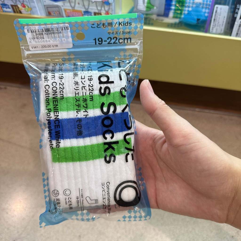 ถุงเท้าจากแฟมิลี่มาร์ทญี่ปุ่น แท้ Family Mart Japan พร้อมส่งง! จาก กทม