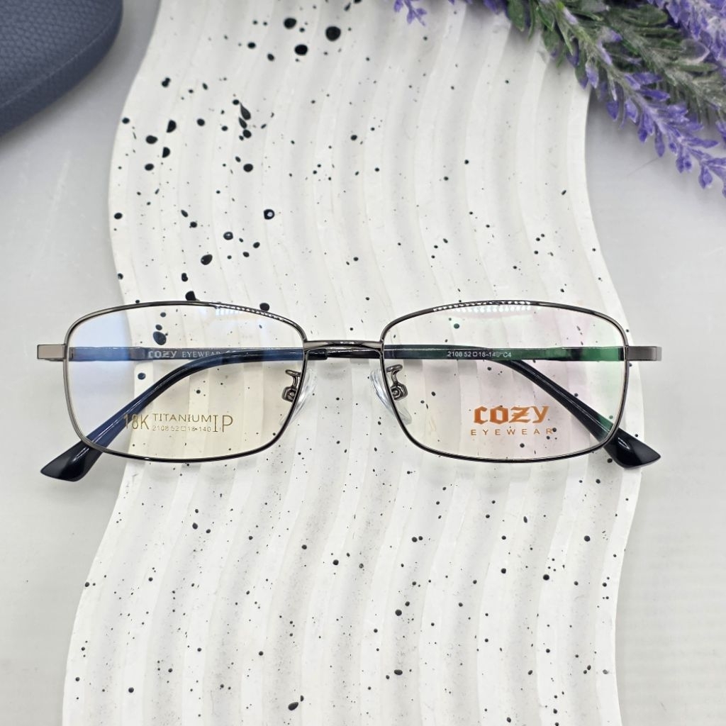 กรอบแว่นตารุ่น​2108ทรงทรงเหลี่ยมผืนผ้าขอบมน (Rectangular - Oval Mix) เป็นทรงคลาสสิก Titanium เบา แข็งแรงยืดหยุ่นสูง