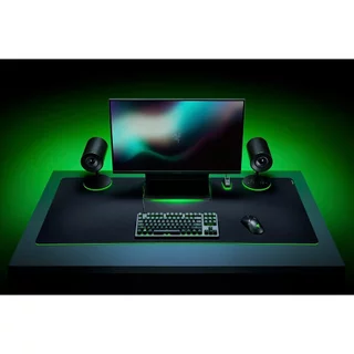 Razer แผ่นรองเมาส์ Gigantus V2 Medium/Large/XXL/3XL Soft gaming mouse mat for speed,control สีดำล้วน