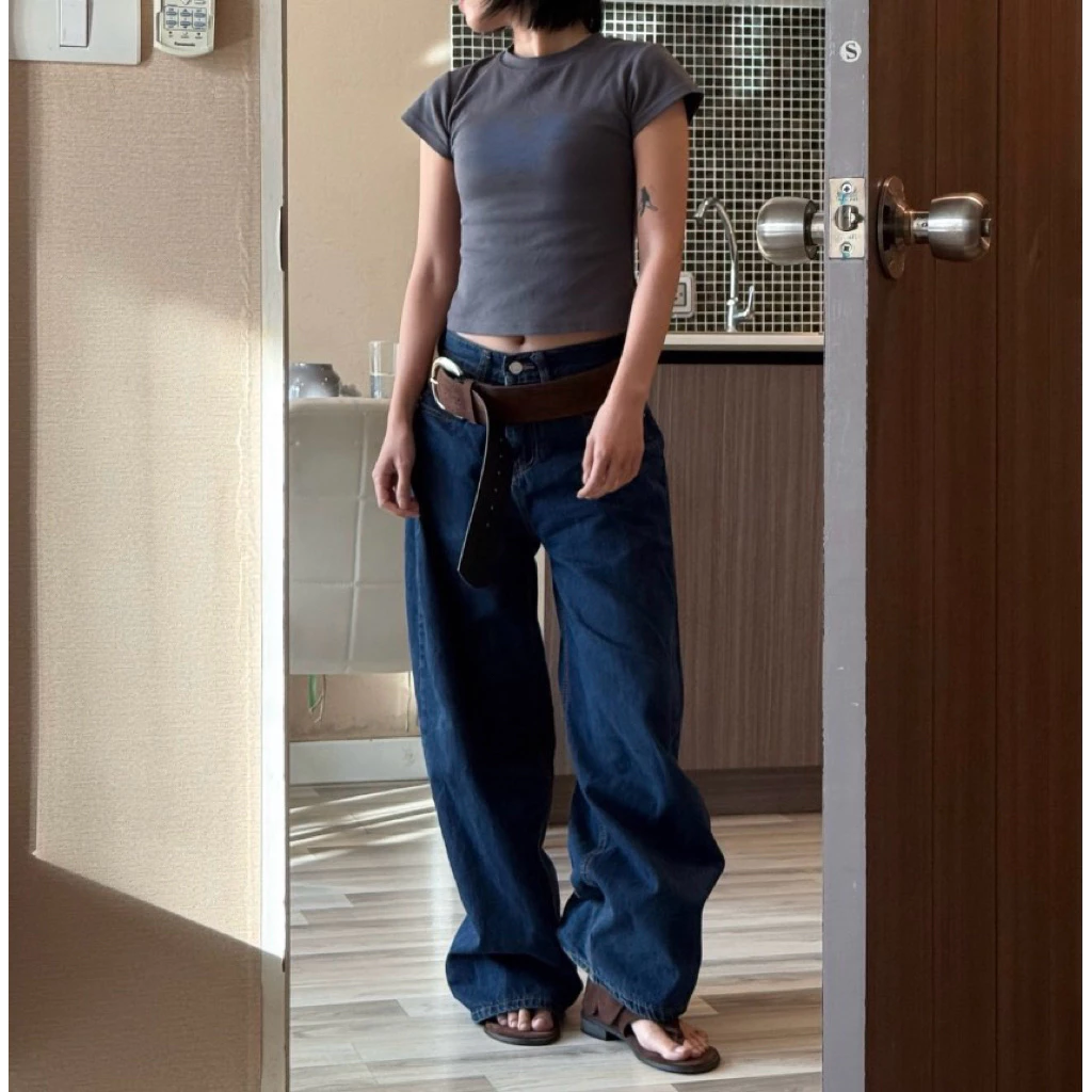 Maggie Jeans | กางเกงยีนส์ขากว้าง (แนะนำให้บวกไซส์ ไม่ควรใส่พอดีตัว กางเกงเป็นทรงเอวกลาง-ต่ำ)