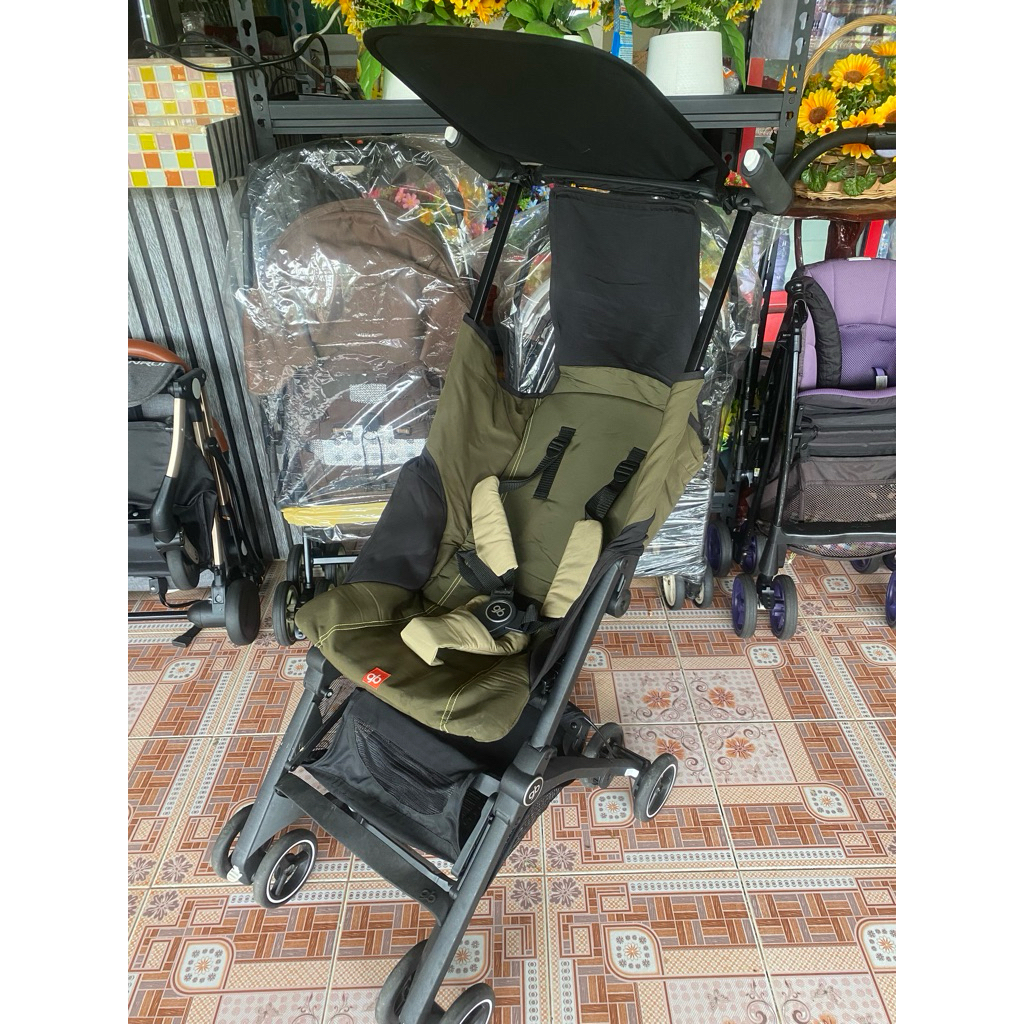 รถเข็นพับเล็ก gb pockit สีเขียว มือสองสภาพยังใหม่