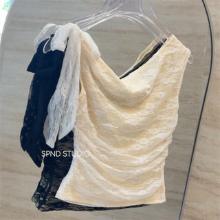 SPND【พร้อมส่ง】LACEY Bow TOP เสื้อลูกไม้เปิดไหล่ผูกโบว์ข้าง มี2สี (A9507)