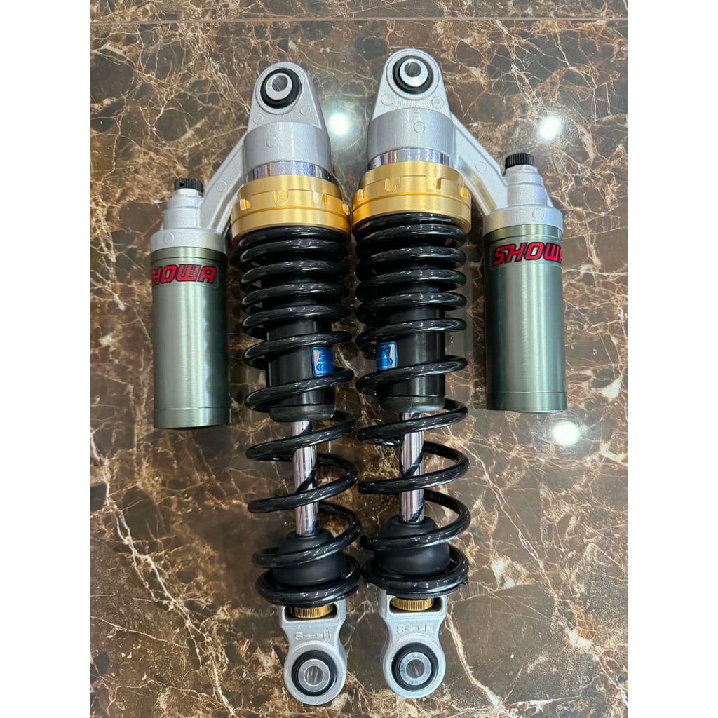 Cb1300 แท้(มือสอง) สตัททองแท้ บิ้วใหม่มาทั้งตัวสูง330ปรับได้จริงทุกจุดประกันรั่วซึม3เดือน