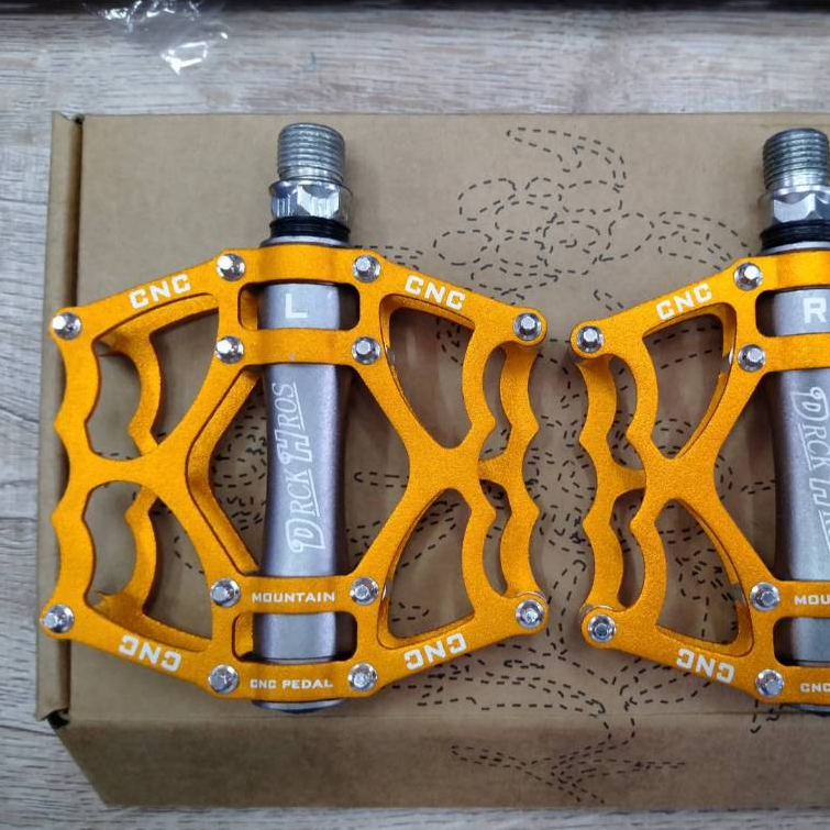 บันไดจักรยาน mountain bike CNC รุ่น 901 สีทอง สีน้ำเงิน สีเงิน สีดำ(บรรจุ 1 คู่/ชิ้น)