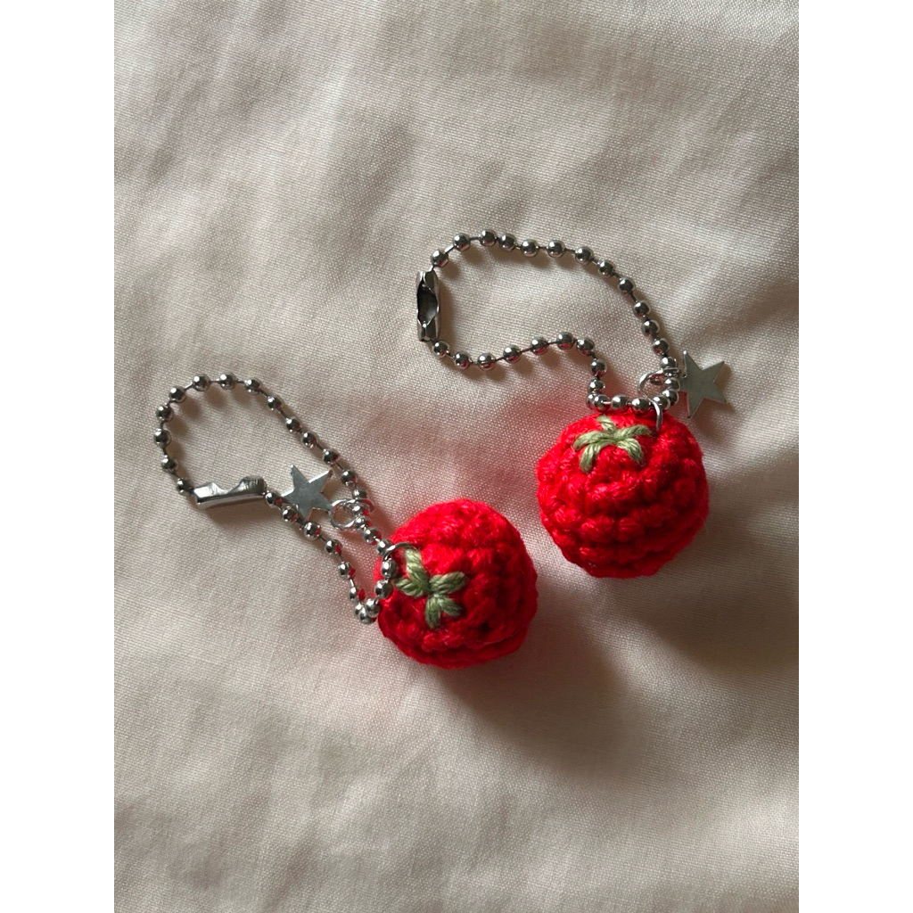 tomato keychain พวงกุญแจมะเขือเทศไหมพรม 🍅