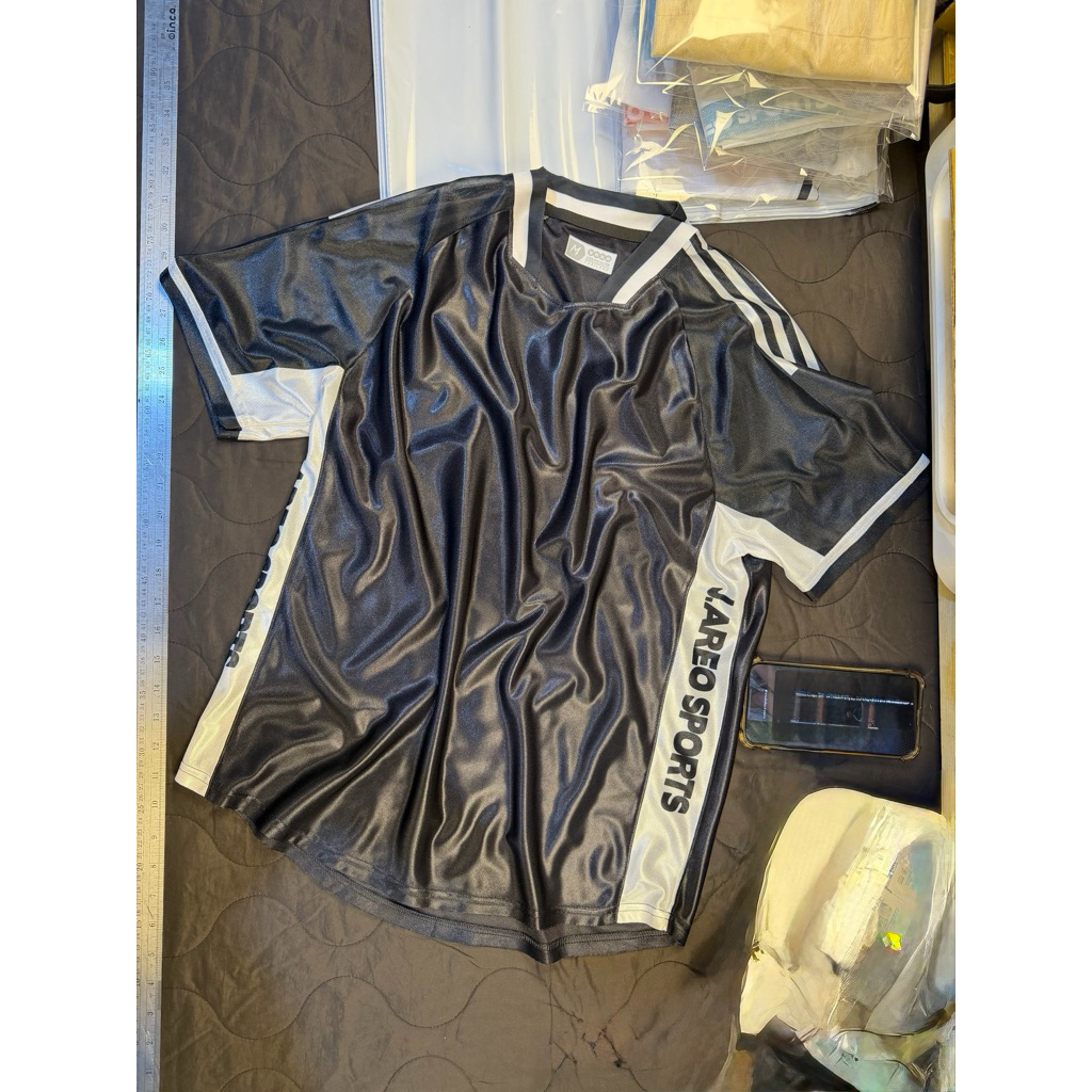 เสื้อ_jAreo_มันเงาแบบบาง_สีดำ_แถบขาว