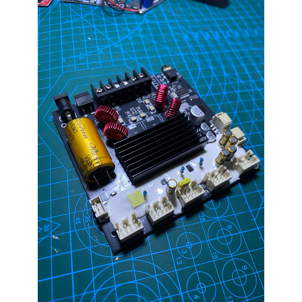 ZK-TB21F บริดโมโน RL100wx100w โมกลางแหลม เพิ่มเกณฑ์ขยายซับx10เท่า เสียงใสๆ เบสแน่นๆลอยๆ ใช้ไฟ19-21v 