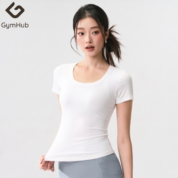 GymHub เสื้อยืดคอUใหญ่ ทรงตรง แขนสั้น เนื้อผ้าเกาะรูป ผ้าเร็วแห้ง เบสิก สไตล์สาวเซ็กซี่