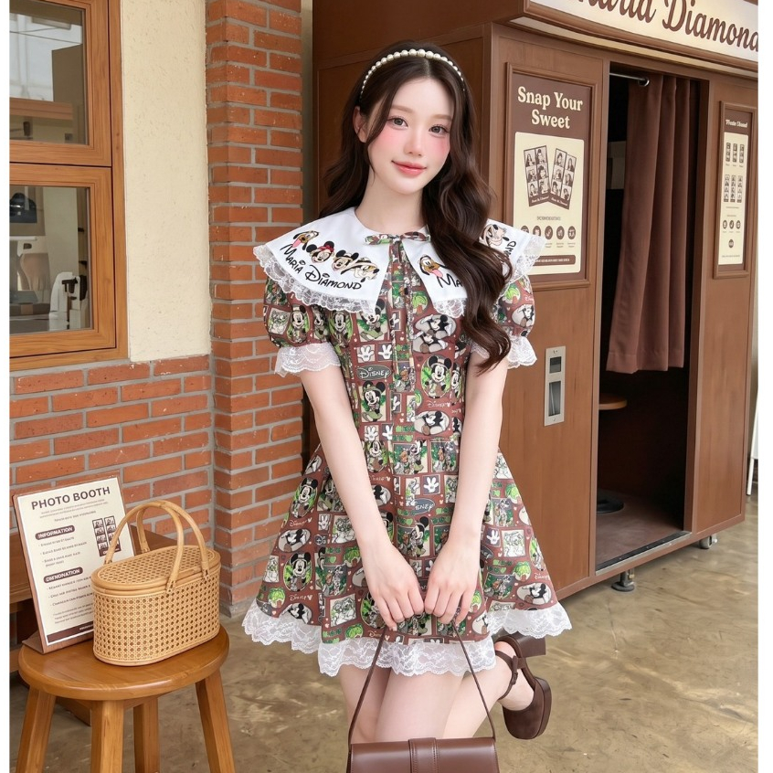 (มีถึง3XL) Maria Diamond สีน้ำตาล Syrup Sweet Dress เดรสสั้นผ้าเปเป้พิมพ์ลาย ปกงานปักแต่งโบว์หน้า ซิปหลัง มีซับใน