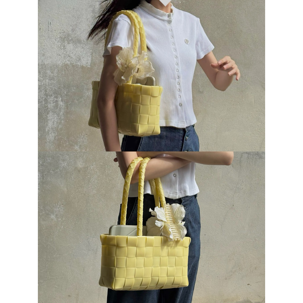[จัดส่ง 1-2วัน] Woven Basket Bag พี่เส้นใหญ่ กระเป๋าสานพลาสติก สะพายข้างและถือ 100%รีไซเคิลพลาสติก (แถมห่วงใส่พวงกุญแจ)