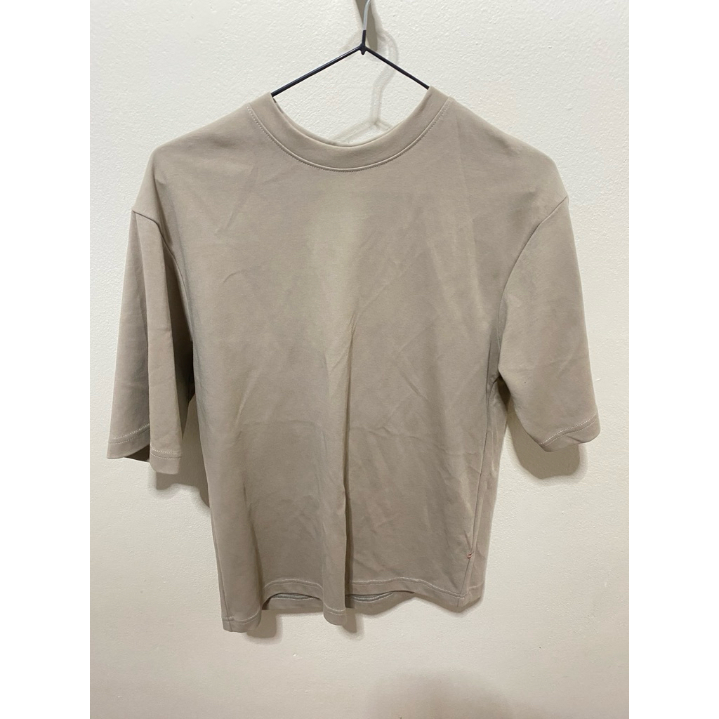 เสื้อยืดGQ cool tech สีเบจ S