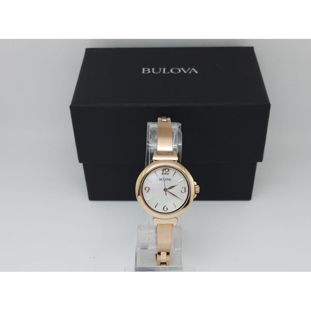 นาฬิกา BULOVA WOMEN'S 97L137 QUARTZ MOP. พร้อมกล่อง (สภาพใหม่)