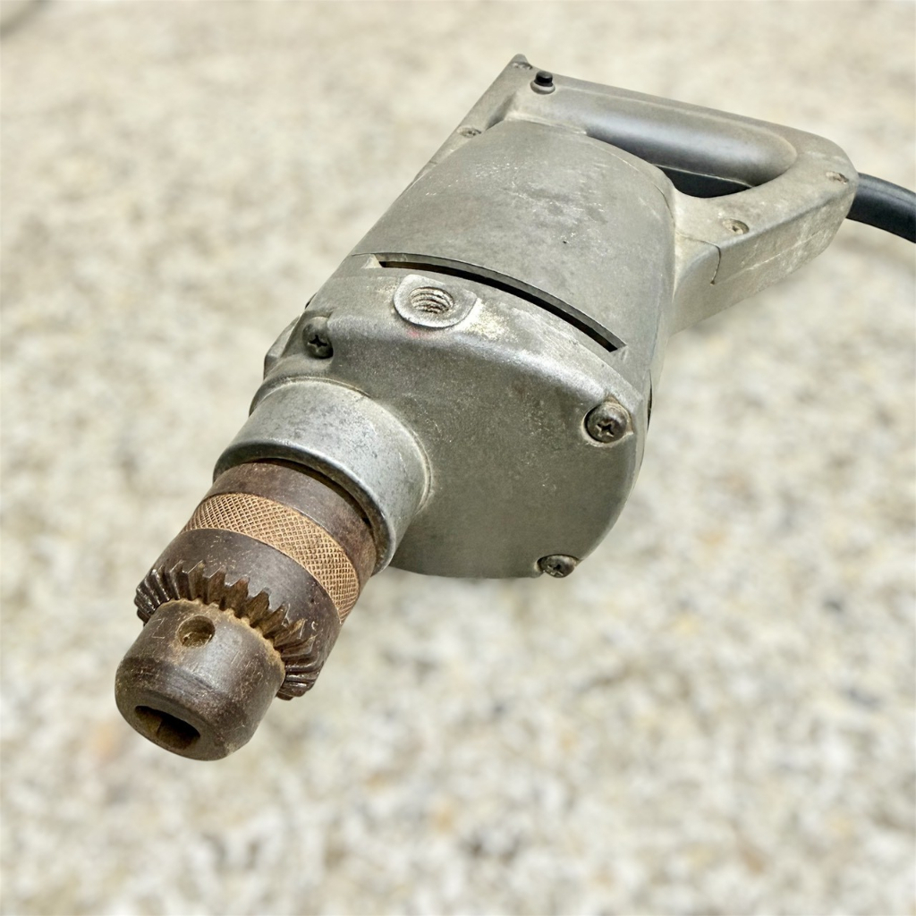 Makita 6401 เลื่อยยนต์