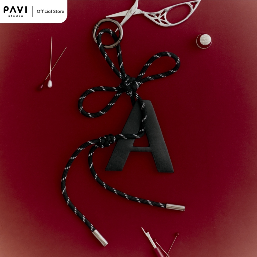 Pavi Studio - Charm A ที่ห้อยกระเป๋าลาย A หนังแท้ มี 8 สี