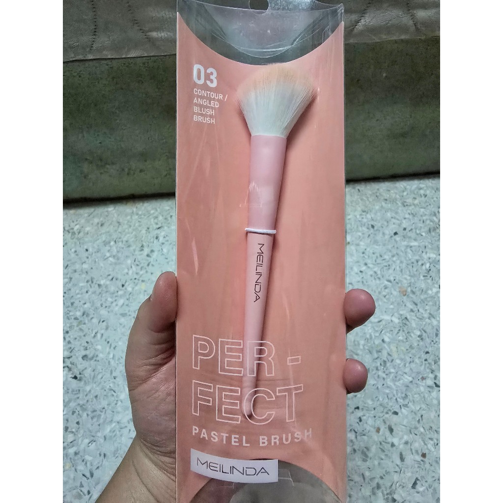 [ของแท้/พร้อมส่ง] แปรงแต่งหน้า MEILINDA Perfect Pastel Brush No.03