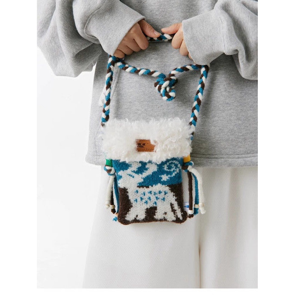 พร้อมส่ง! กระเป๋าหูรูดสะพายข้าง crying center 🫎🇨🇳