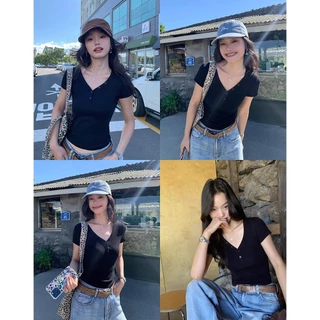 🚚ส่งจากไทย เสื้อยืดผู้หญิงแฟชั่น เสื้อครอป เสื้อยืดแขนสั้น คอวี สีพื้น สินค้าใหม่ฤดูร้อน สาวฮอต เสื้อสลิมฟิต #045 (สีดำ)