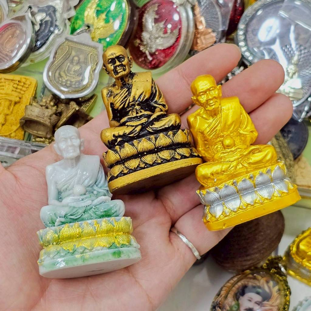 หลวงปู่ทวด ปลุกเสกวัดช้างให้ มี 3 แบบให้เลือกบูชา หน้าตักประมาณ2นิ้ว เหมาะตั้งหน้ารถ