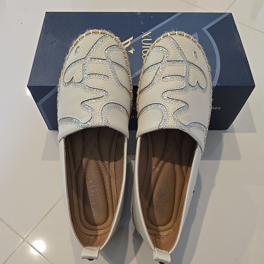 รองเท้าผู้หญิง minx shoes รุ่น chloe fluffy ลายกากเพชร (สินค้ามือ 1)