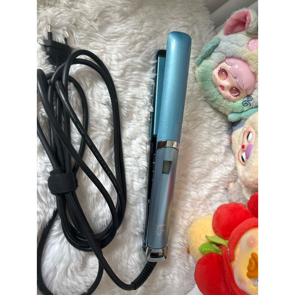 เครื่องหนีบผม รุ่น LS1094 มือสอง สภาพดี พร้อมถุงผ้ากำมะหยี่