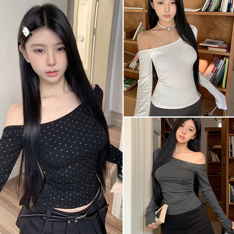LINDA HM เสื้อยืดแขนยาวพิมพ์ลายย้อนยุคอเมริกัน เสื้อยืดเปิดไหล่ 2025เสื้อครอปทรงเข้ารูป ดีไซน์เรียบง่าย#F053