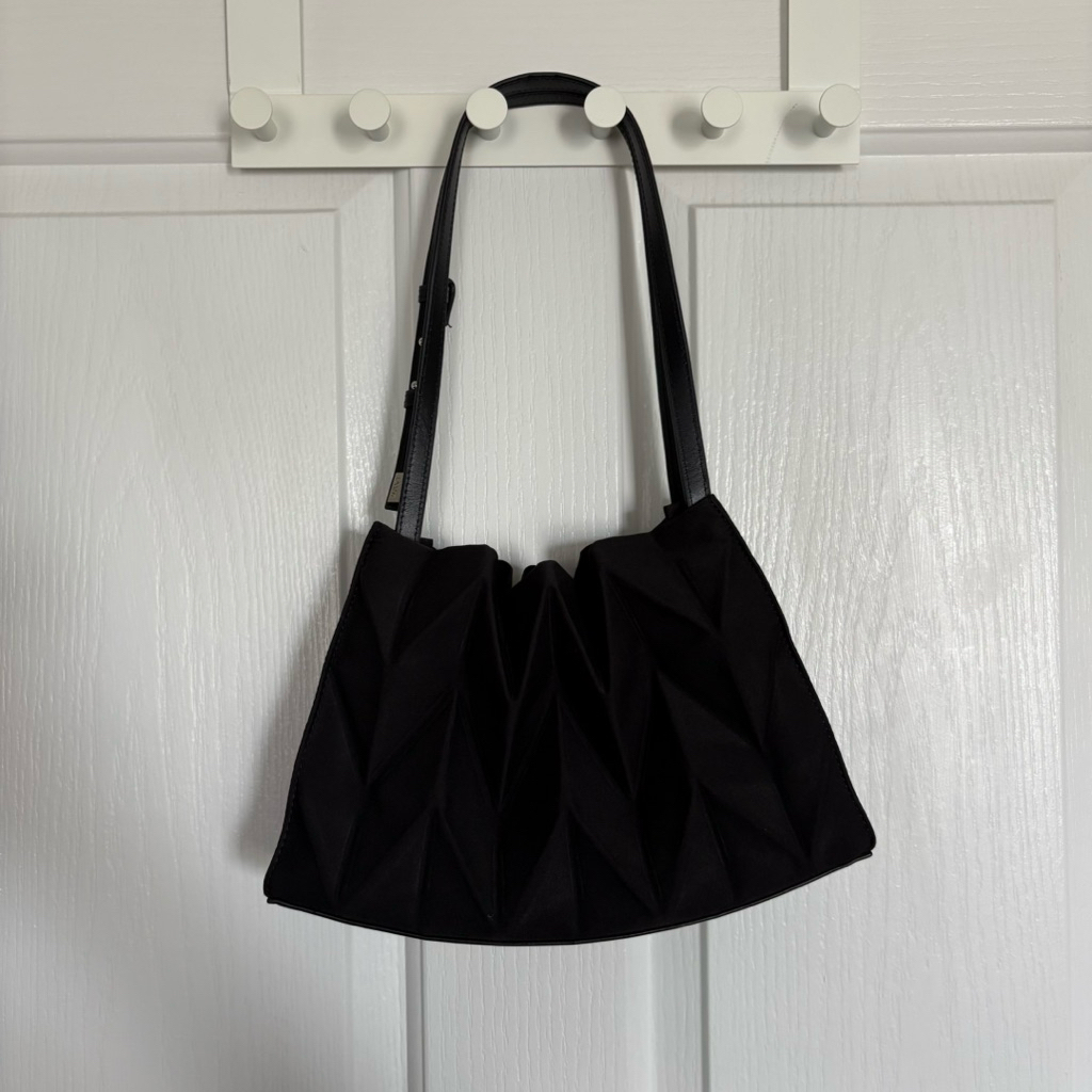 กระเป๋า PAVI สีดำ มือสอง ใช้น้อย สภาพดีเหมือนใหม่