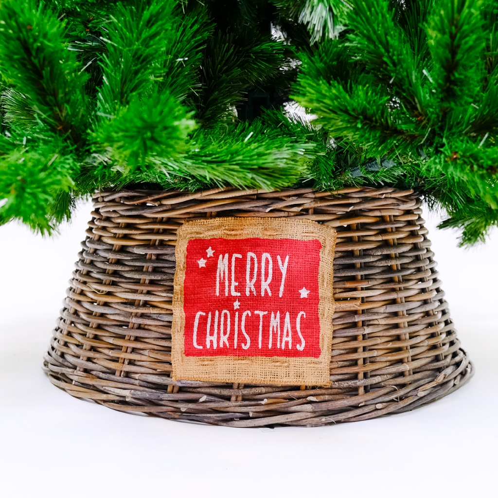 กระโปรงคลุมต้นคริสต์มาส (D60 x H26 cm.) หวายเเท้พร้อมข้อความ Merry Christmas - Tree Skirt