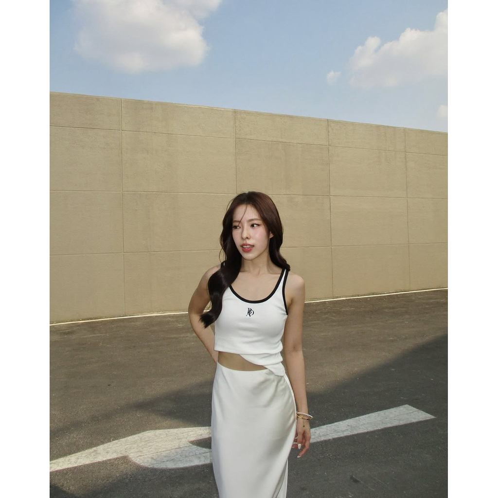 BAD WARDROBE U Neck Tank Top เสื้อกล้ามคอยู