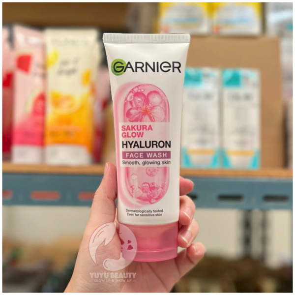 GARNIER Sakura Glow Hyaluron Face Wash 100 Ml.
