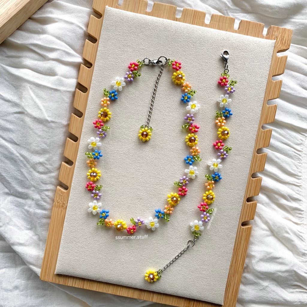 🌷Bonnie fleur beaded jewelry💐 : สร้อยลูกปัดดอกไม้หลากสี สร้อยลูกปัดดอกไม้สไตล์แฟชั่นนิสต้า