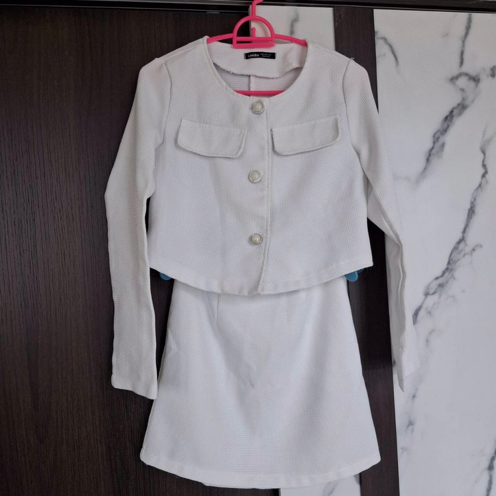 มือสอง ชุดเซตกระโปรงlovito