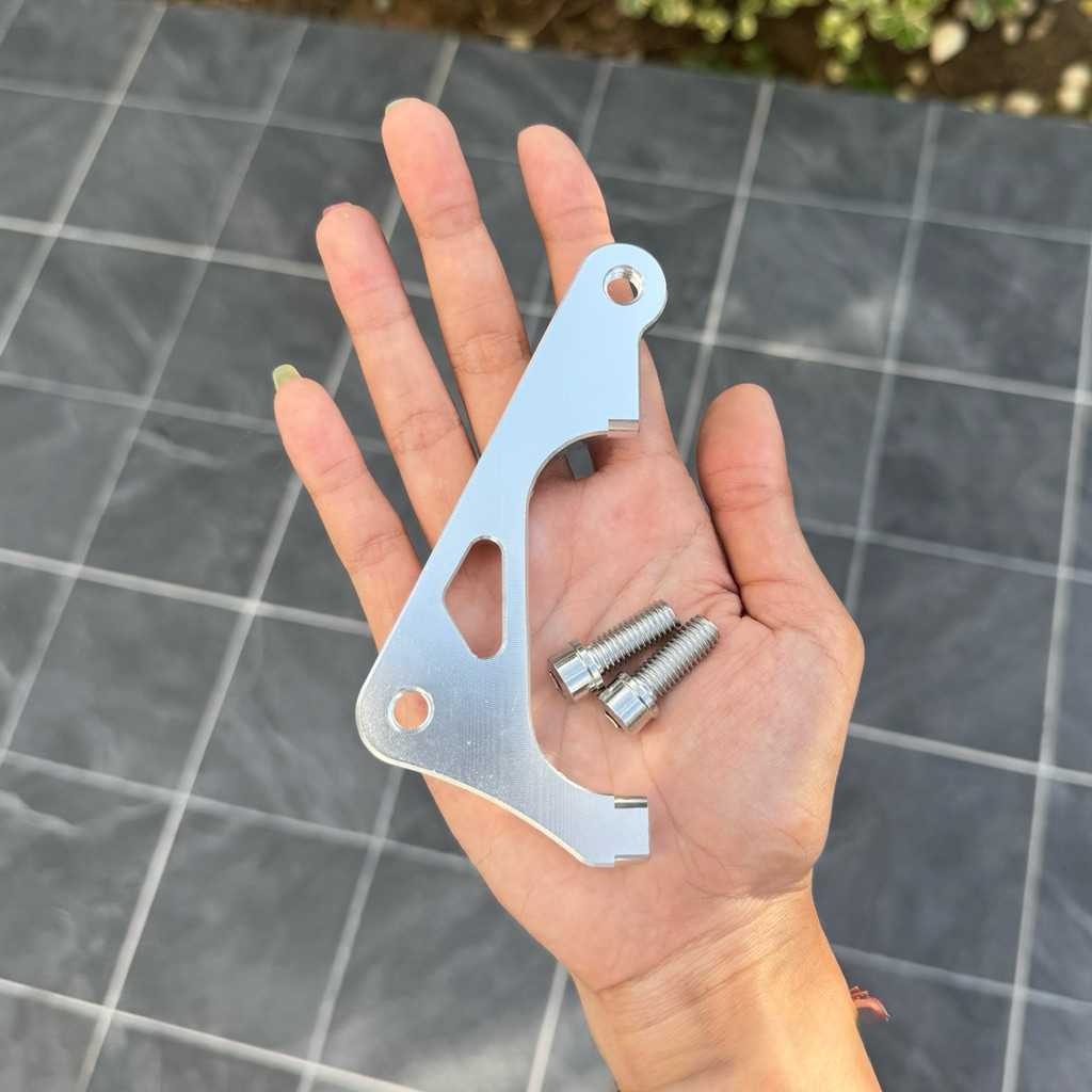 ขาปั้ม 8.1+น็อตยึดปั้ม 2 ตัว งานCNC ใส่เวฟ 100/125r-s-บังลม/110i/125i ปลาวาฬ-led/โซนิค/ฟีโน่/หลีด/จีออโน่/Pcxปี 17-21 - รูปที่ 3