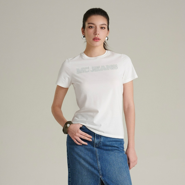 Mc JEANS เสื้อยืดแขนสั้นผู้หญิง คอกลม MTSZD08 ทรง Regular Fit เนื้อผ้านุ่มลื่น ซึมซับเหงื่อ ระบายอากาศได้ดี ไม่ยับง่าย