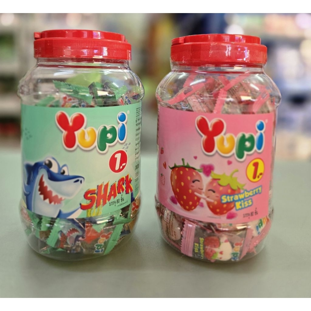 Yupi เยลลี่ ยูปิ รส Shark & Strawberry Kiss (กระปุก 80 ชิ้น) เยลลี่นำเข้า เคี้ยวหนึบ อร่อยเพลิน